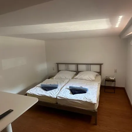 Apartment Doppelbett Suite, Naehe Messe Düsseldorf